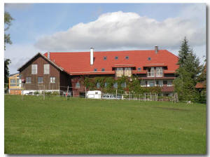 S�dansicht vom Pferdehof am Sch�nblick in Kaufbeuren